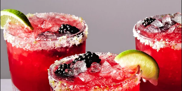 bauturi PHOTO RACHEL VANNI; FOOD STYLING BROOKE CAISON jpg