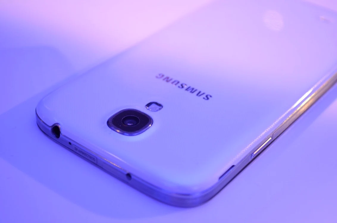 Estimări pentru Samsung Galaxy S4: vânzări de milioane de unităţi lunar. FOTO Răzvan Băltăreţu/Adevărul