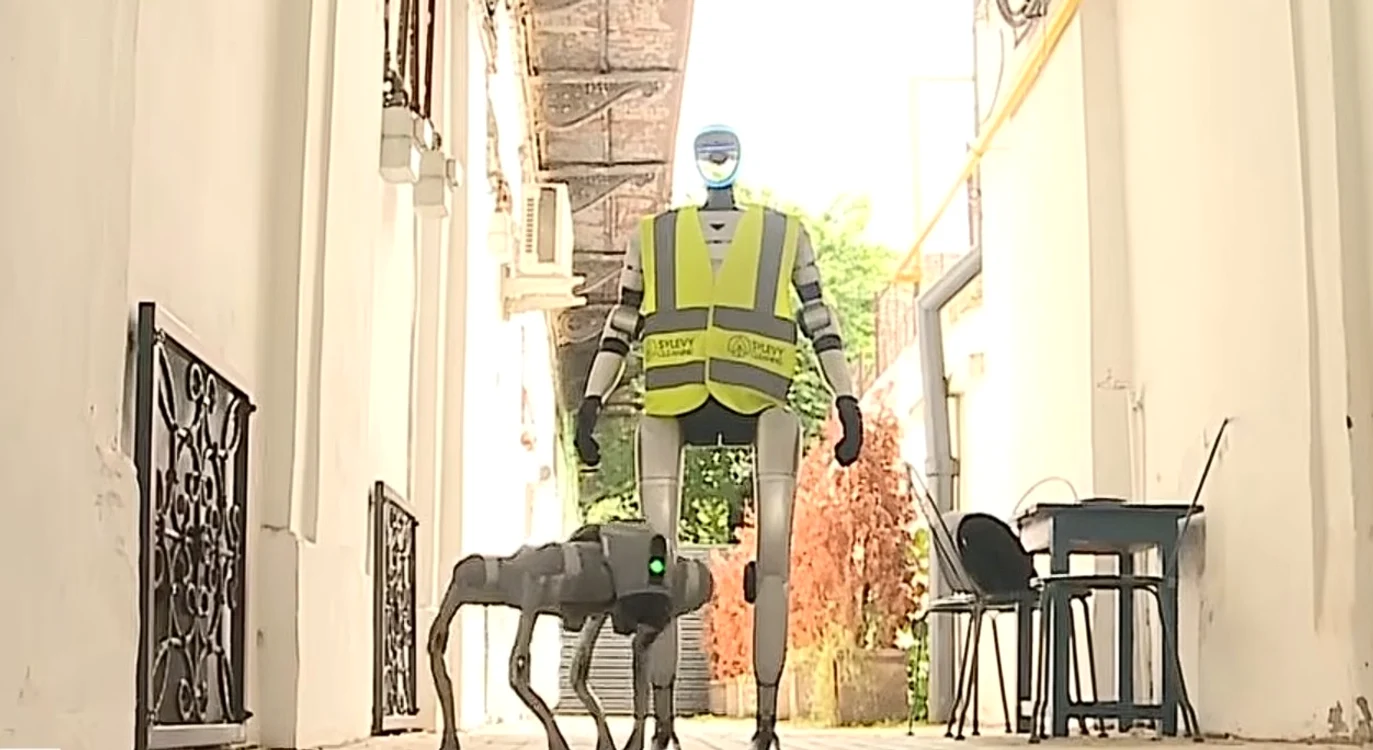 Târgu Mureș, orașul unde roboții umanoizi și robo-câinii patrulează pe străzi / foto: captură video
