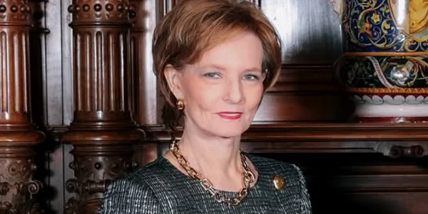 Majestatea Sa Margareta, Custodele Coroanei FB jpg