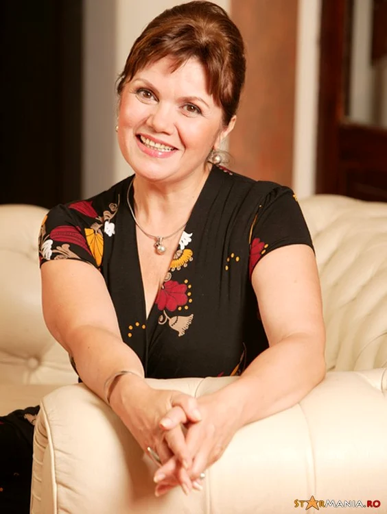 
    Natasha Raab a jucat în mai multe seriale de pe Acasă TV  