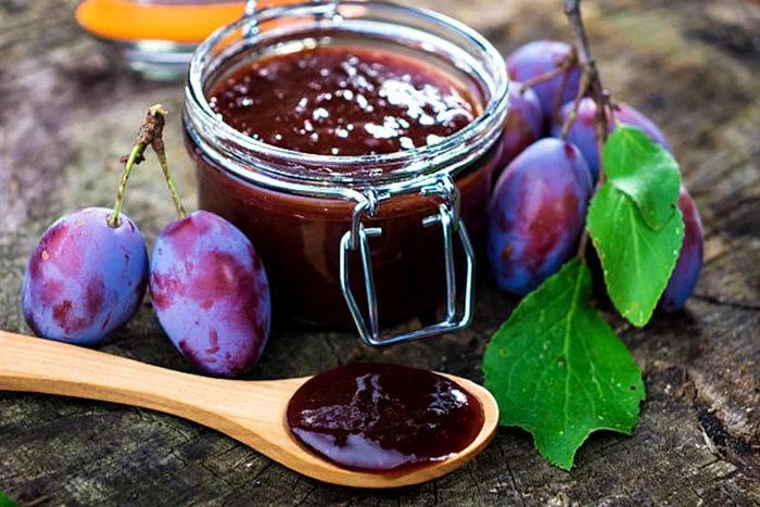 Marmelada poate fi ingredientul principal din această prăjitură / foto: IStock