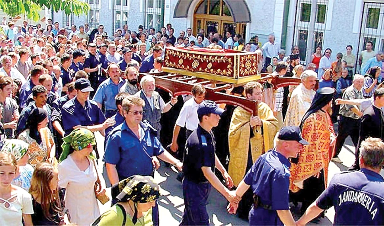 
    În Moldova este secetă extremă.  Legumele s-au  uscat şi oamenii  se tem de foamete  