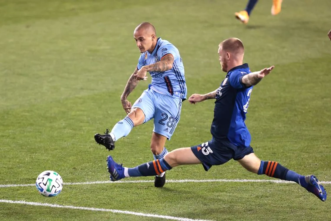 
    Alex Mitriță a marcat două goluri pentru New York CityFOTO: Profimedia  