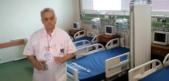 Medicul Dorin Neacşu a prezentat dotarea ultramodernă a maternităţii Foto Iulian Bunilă