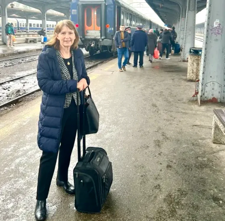 Ambasadoarea SUA în Gara de Nord FOTO captură X