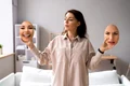 sindromul impostorul shutterstock 2146571189 jpg