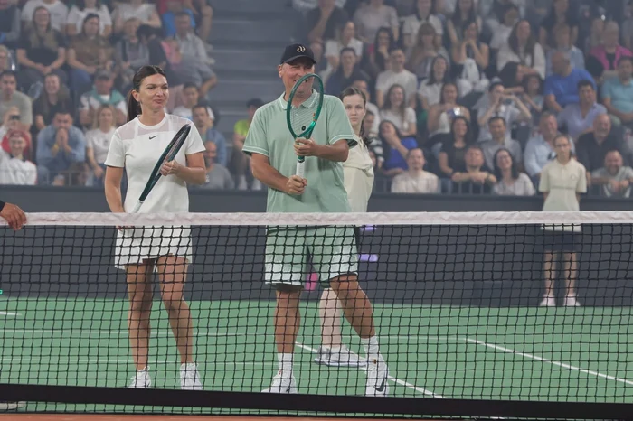 Simona Halep a jucat mai întâi alături de Andrei Pavel (Foto: Marian Burlacu)