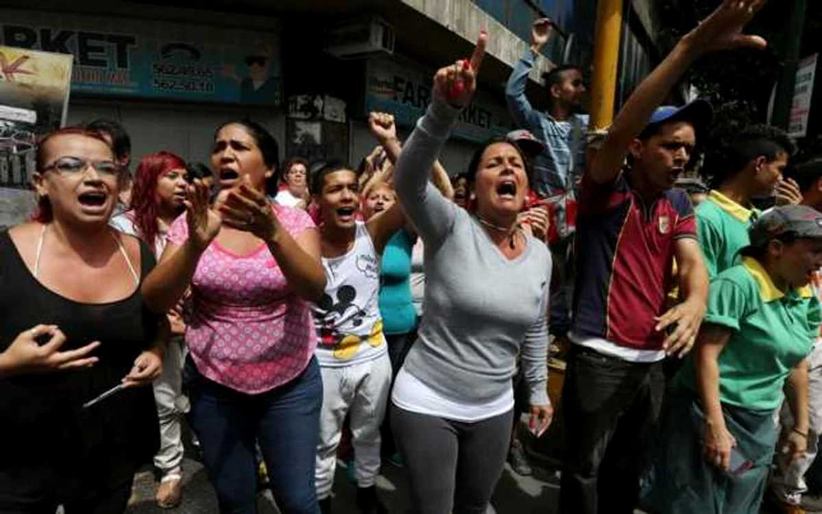Protestatarii au scandat „Vrem de mâncare!“ FOTO Fernando Llano/AP