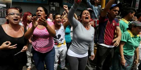 Proteste in fata palatului prezidential din Caracas FOTO Fernando Llano/AP