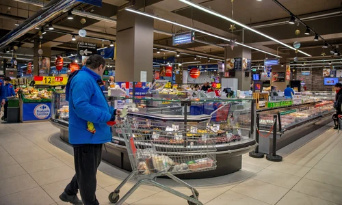 Cumpărături într-un supermarket din București FOTO Shutterstock 