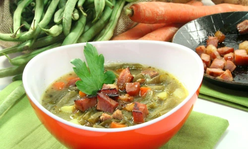 ciorba de fasole cu bacon shutterstock 53434498 jpeg