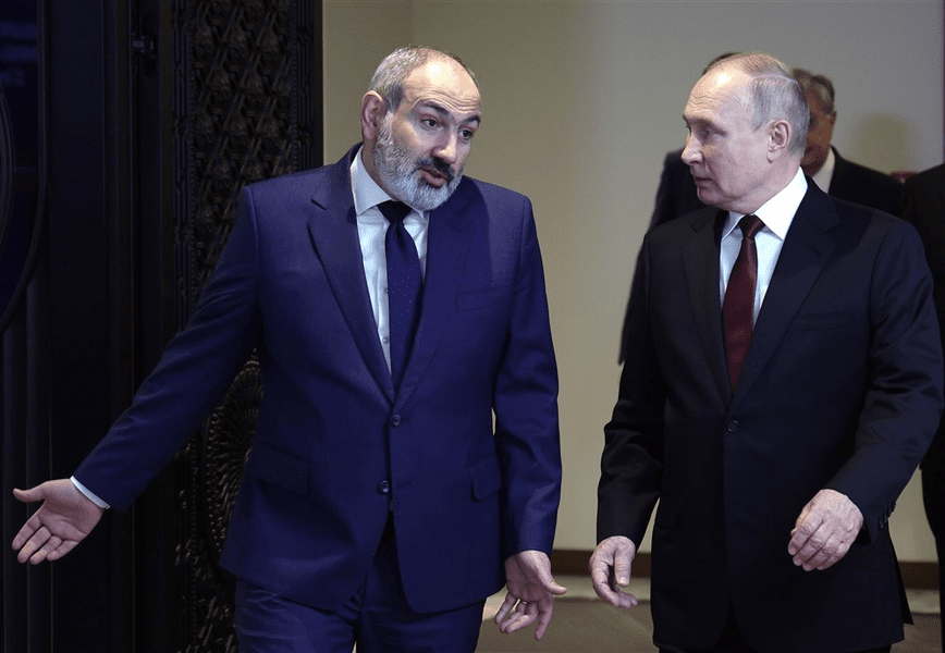 Putin, întâmpinat cu manifestații anti-război la Erevan: „Nu vrem să fim sclavii Kremlinului” VIDEO