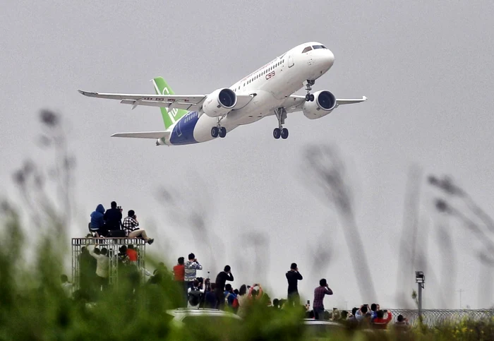 C919 va reprezenta un concurent pentru Boeing şi Airbus/ Foto: EPA