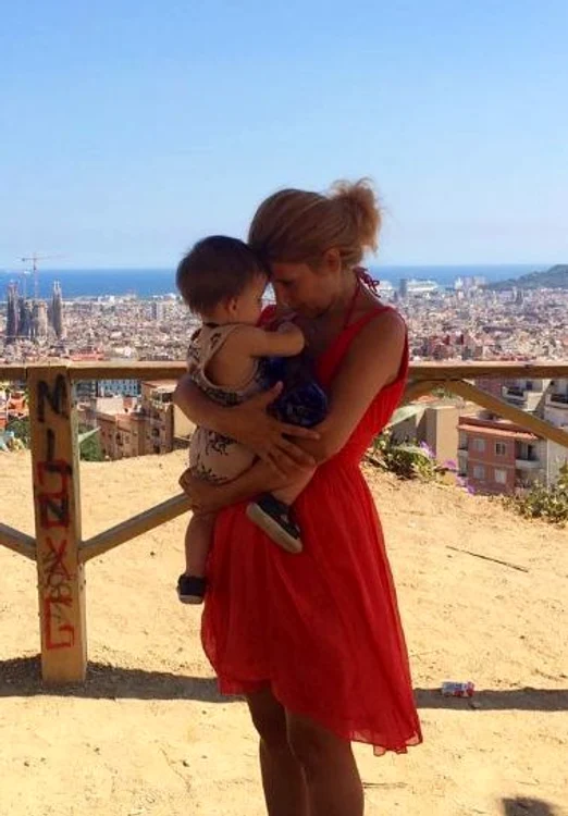 Amalia Enache si Alma la 1 an jpeg