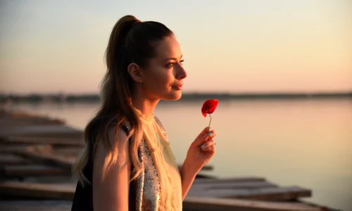 Laura Cosoi 10 1 jpeg