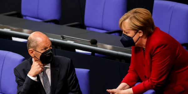 Angela Merkel şi candidatul social-democraţilor la funcţia de cancelar FOTO EPA-EFE
