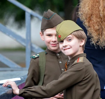 Educaţie patriotică în spirit sovietic şi instrucţie militară în Transnistria FOTO Promo-LEX