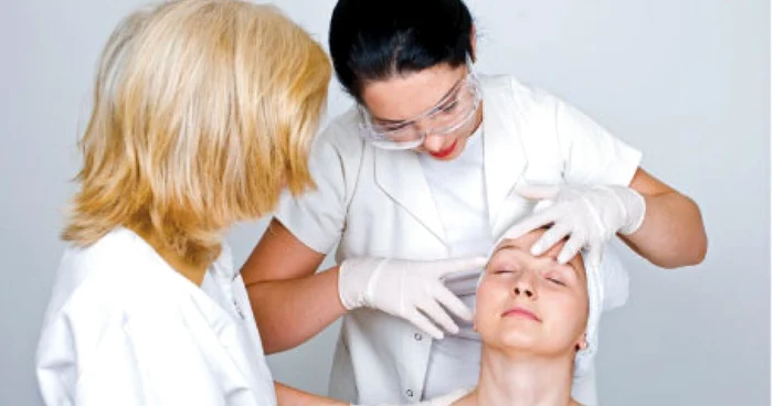 Cremele cu agenţi de albire se folosesc doar în urma consultului medical