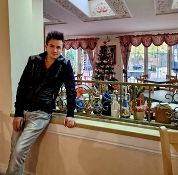  Cunoscutul artist va cânta de Revelion pe Valea Prahovei iar prețul pentru un concert de-al lui este de 1.500 de euro pe un program