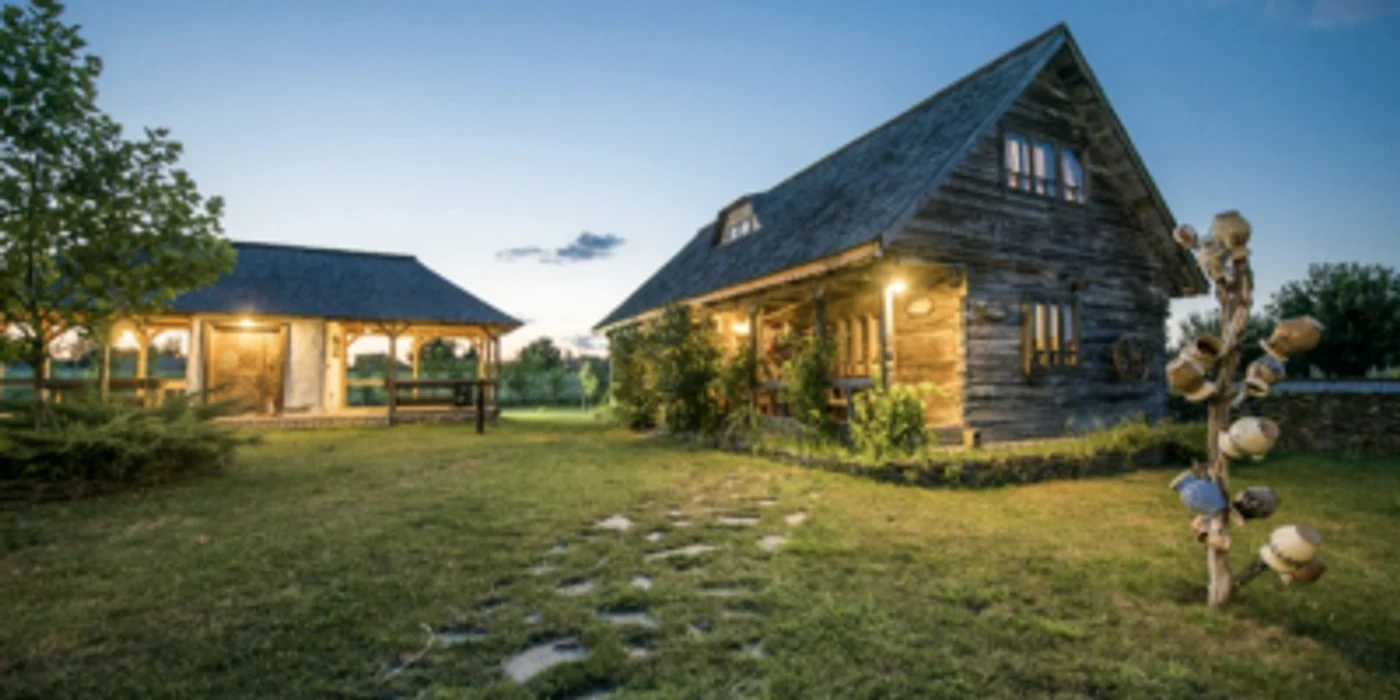 case maramuresene gradina vlahiia