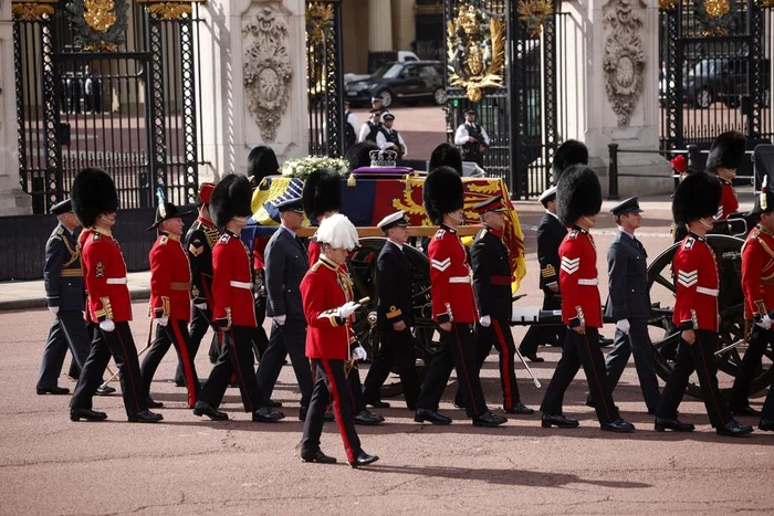 Sicriul reginei a fost adus la Westminster Hall Foto EPA EFE