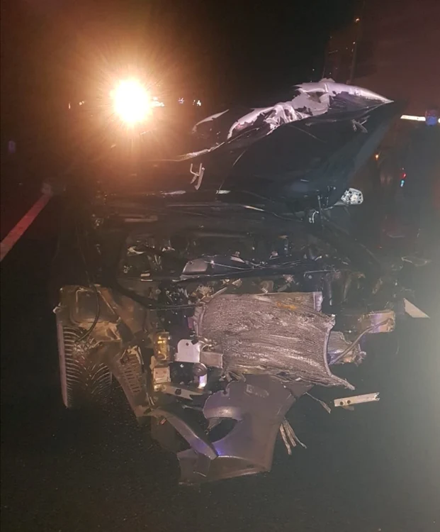 Accident pe DN 1 la limita dintre Sibiu şi Braşov după Arpaşu de Jos - coliziune între două turisme şi un TIR Foto sibiulindependent ro