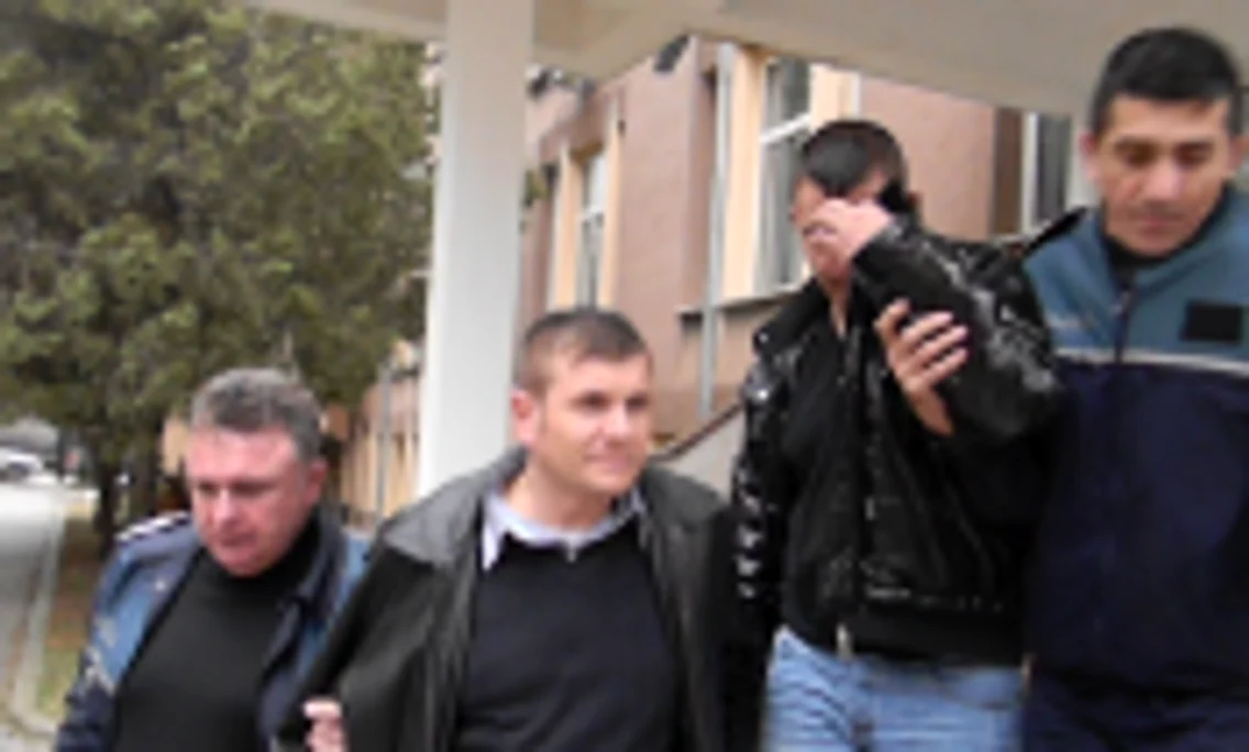 au dat o ţeapă de un milion de lei Zărie Ghimboaşă şi fostul ofiţer SRI Cătălin Lance au fost reţinuţi şi apoi eliberaţi în mai puţin de 12 ore