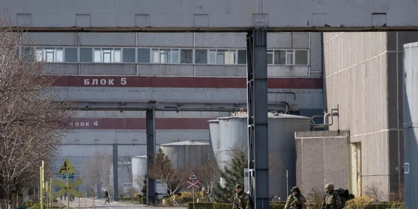 Militari rusi la centrala nucleara de la Zaporojie FOTO Profimedia