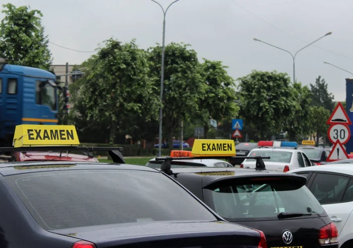 A ajutat o femeie să obțină permisul auto în schimbul unei partide de sex Foto: Prefectura Argeș