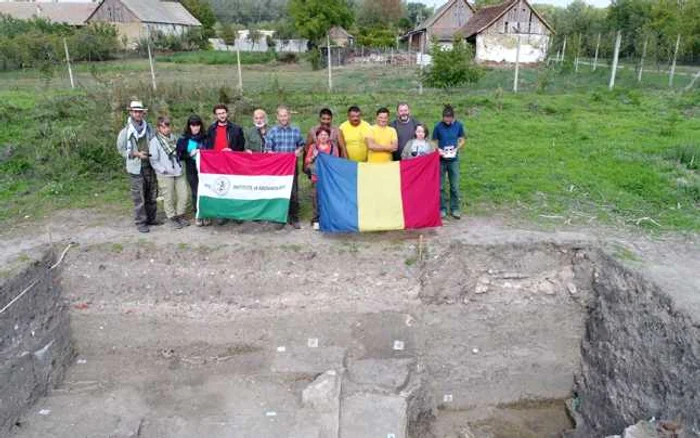 Arheolgii din Ungaria şi România au încheiat cercetările în acest an FOTO: Facebook/Muzeul Naţional al Banatului