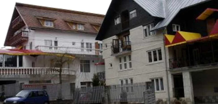 Braşov: „Bomba alimentară” de la Bran, închisă de Direcţia Sanitar-Veterinară