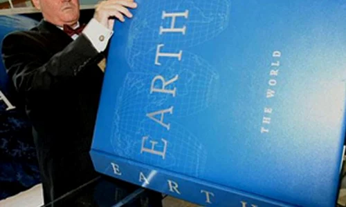 Un atlas de 100 000 de dolari este expus la Frankfurt jpeg