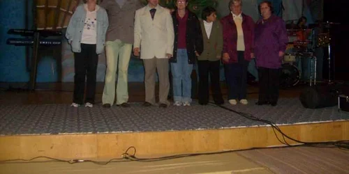 cei 10 beneficiari au participat la meloterapia cu artistul Ştefan Hruşcă