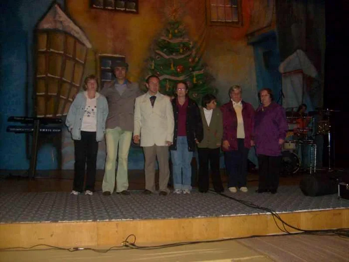 cei 10 beneficiari au participat la meloterapia cu artistul Ştefan Hruşcă