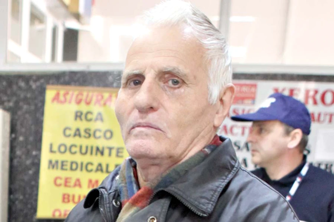 La ghişee s-au format cozi  de la primele ore ale zilei (Fotografii: Roberto Sălceanu)