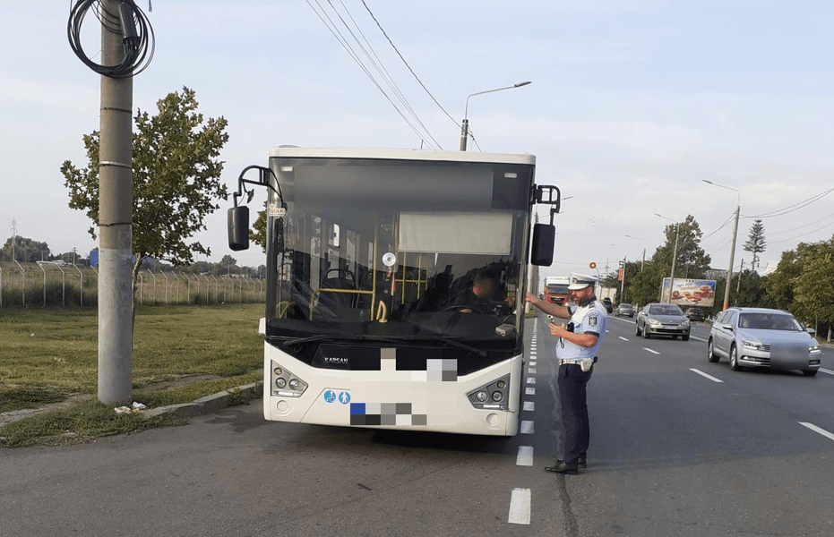 Șofer de autobuz din Brăila, prins drogat în trafic transportând călători 