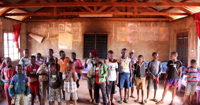 voluntar kenya alba