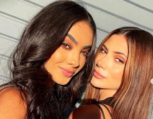 Fabiola Valentin (Miss Puerto Rico) și Mariana Varela (Miss Argentina) 