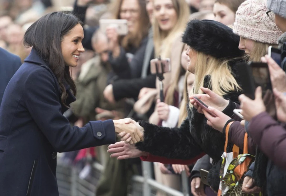 Toți cei care au dat mâna cu Meghan au putut simți inelul ei de logodnă dăruit de Harry