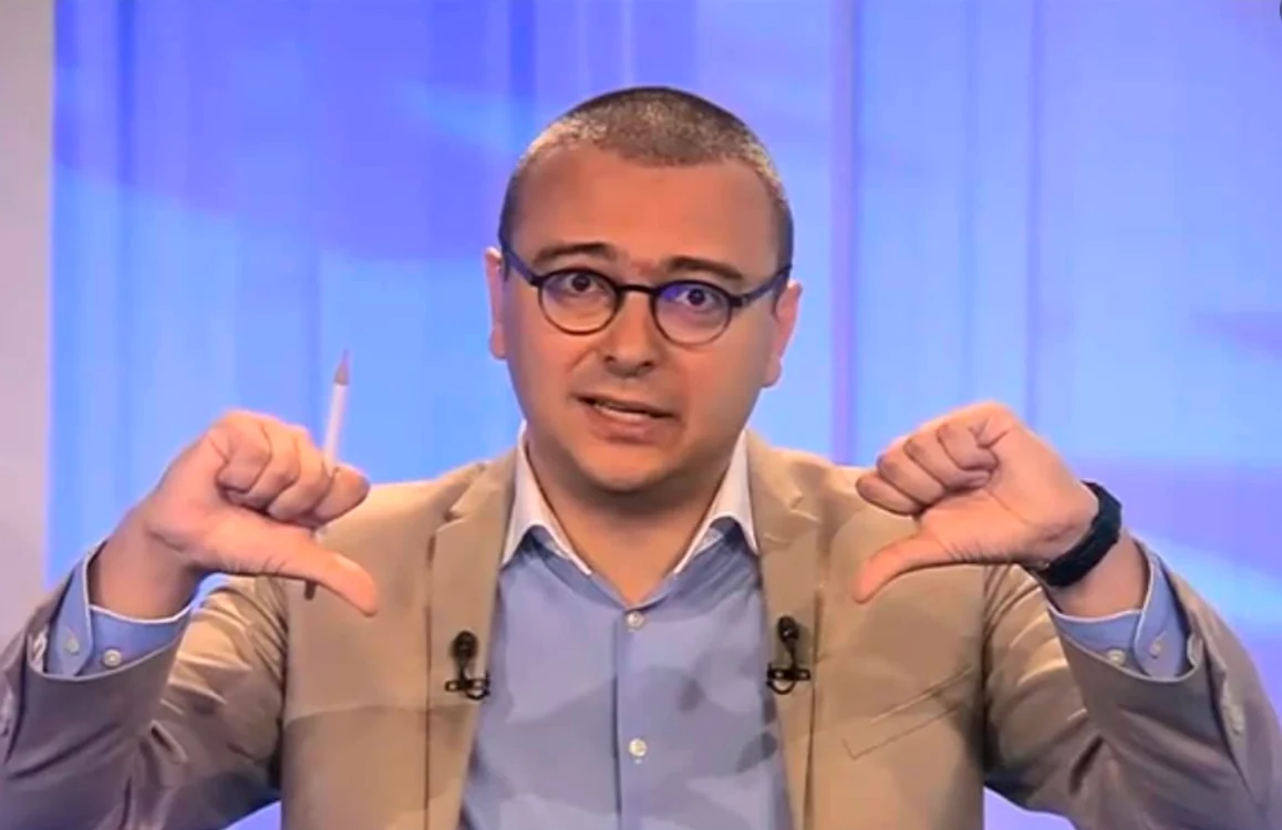 Semn asemănător celor de circulație pe care este pus semnul euro, sub care scrie criza financiara