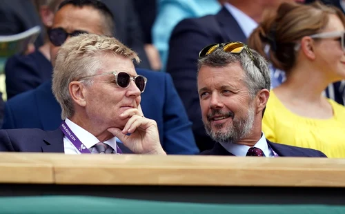 Prințul Frederik și Dr. Christian von Buchwald în loja regală de la Wimbledon