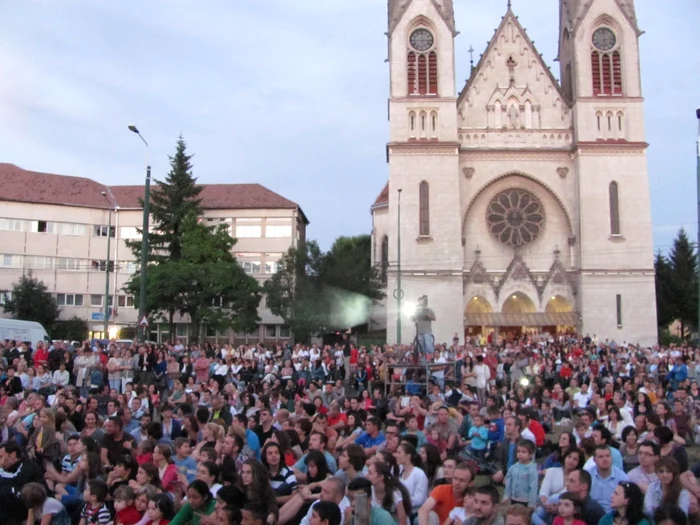 Filarmonica Banatul în Piaţa Bălcescu FOTO Ştefan Both