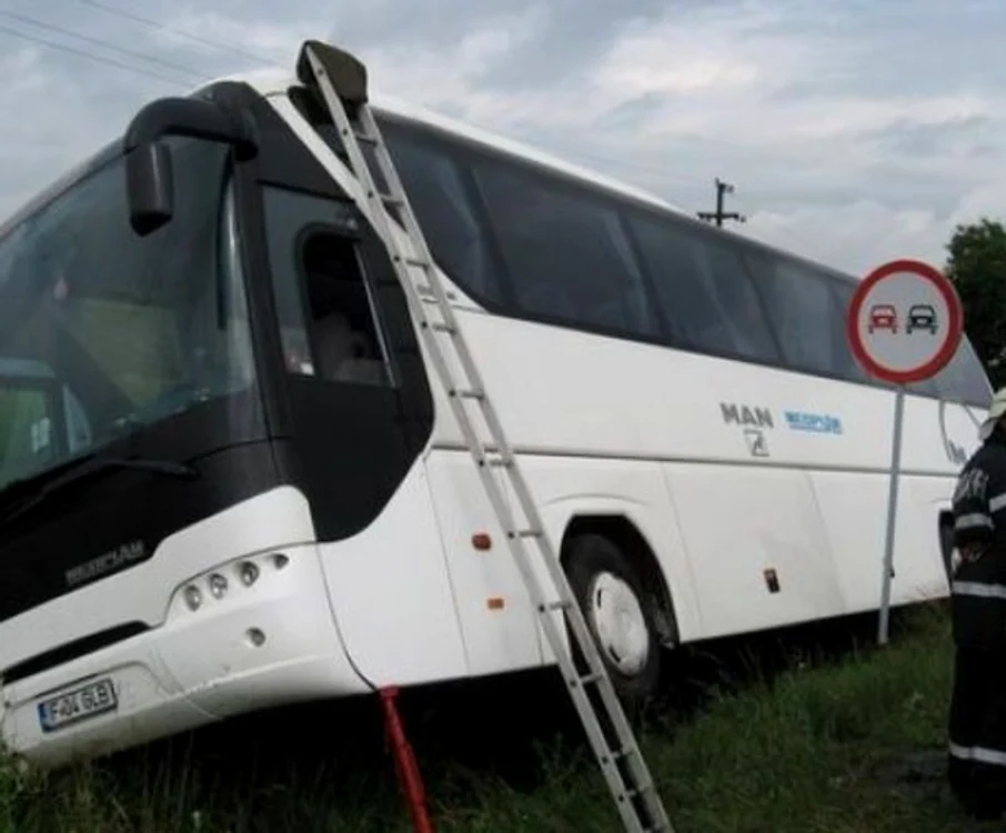 Doi copii au fost transportați la spitalFoto: Arhiva Click!