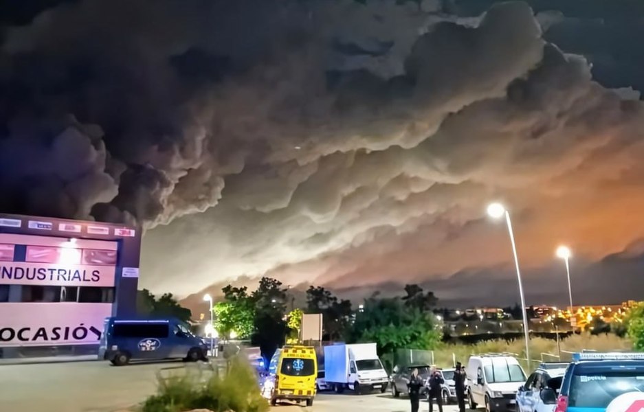 Un nor toxic de clor a blocat în case peste 160.000 de persoane din Catalonia