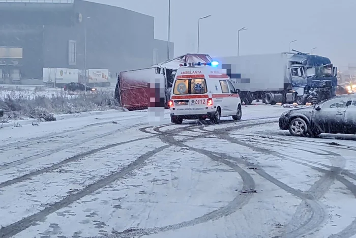 Patru autovehicule au fost implicate în coliziune FOTO Poliția Neamț