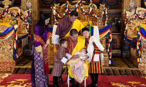 botezul fetitei lui Jetsun Pema cu Regele Jigme Khesar al Bhutanului, Printesa Sonam pagina oficiala (17) jpg