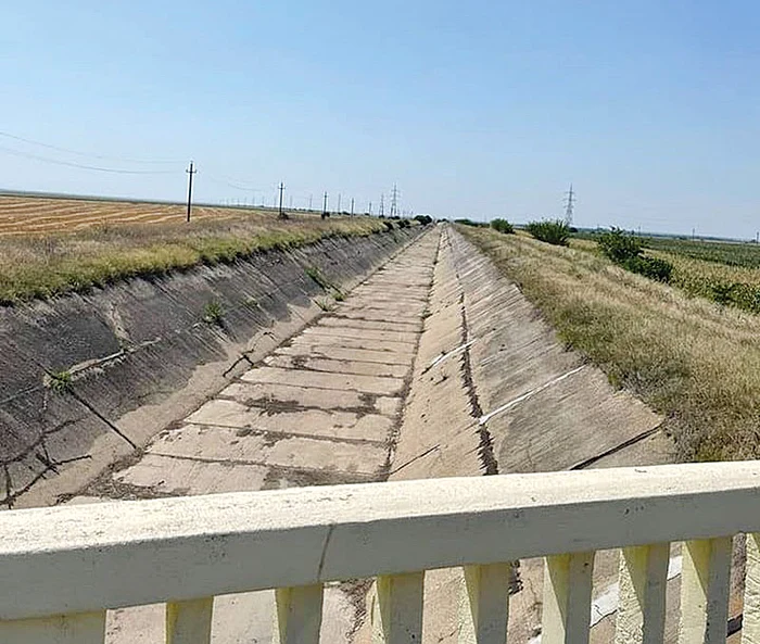 Canalul ar ajuta foarte mult sistemele de irigatii. FOTO: economedia.ro/Facebook-Petre Dea