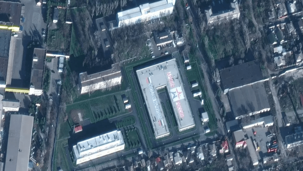 Noi imagini din satelit arată o mare bază militară construită de ruși în orașul ocupat Mariupol