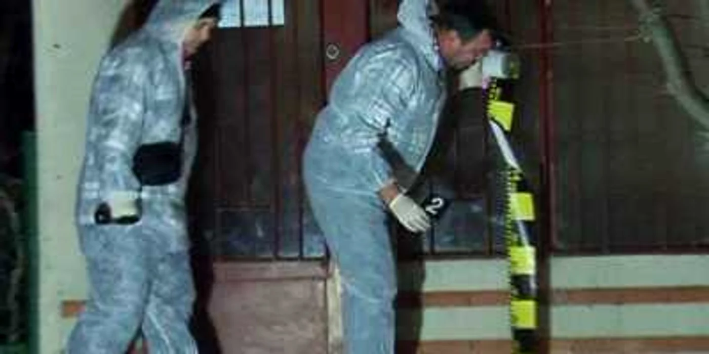 Poliţiştii i-au pus pe fugă pe hoţi 